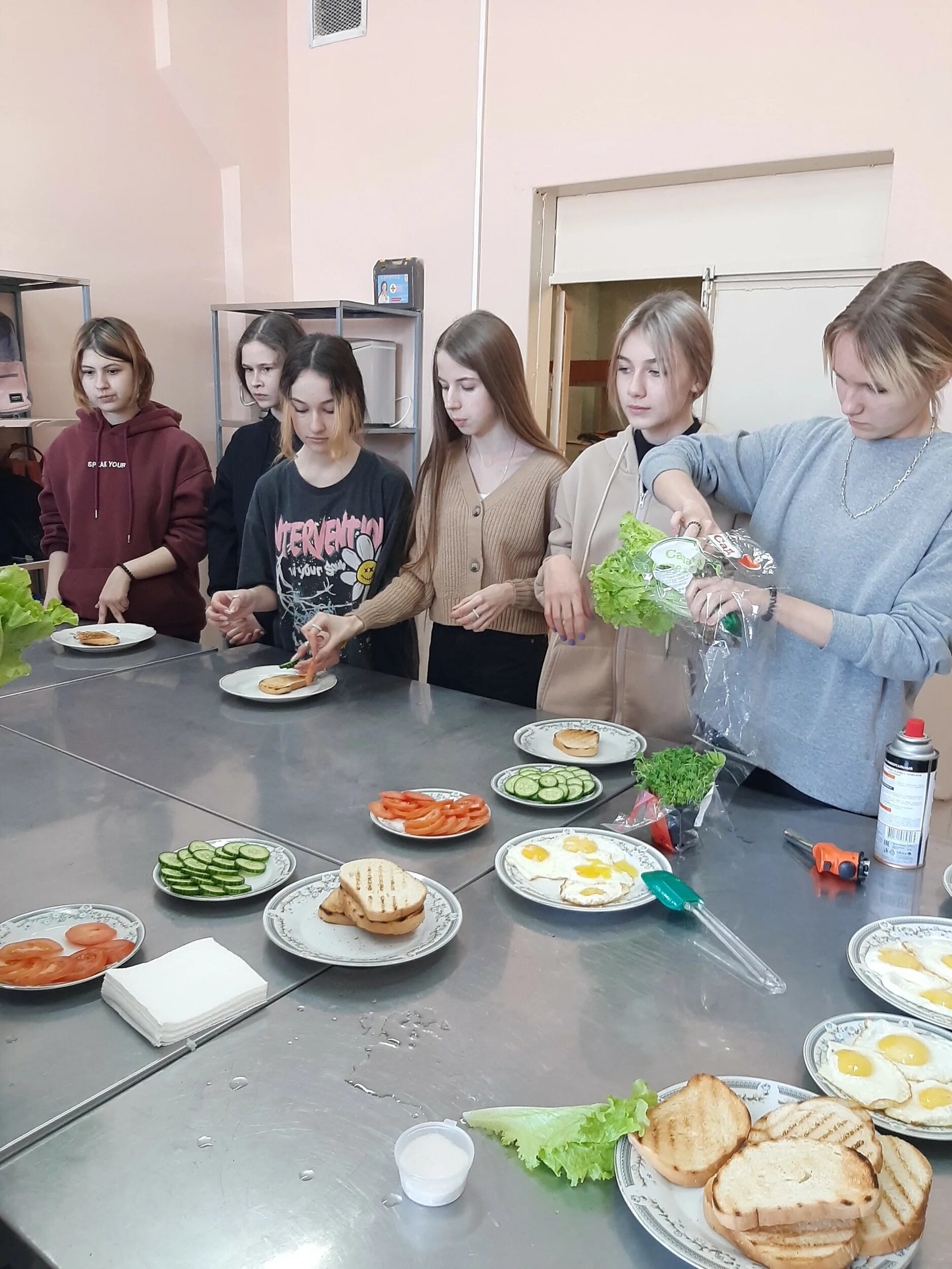 Подработка в энгельсе. Работа в энгельсе. Цзн саратовской области гку со. Институт инженерной физики и радиоэлектроники сфу красноярск. Энгельсский технологический институт имени гагарина.