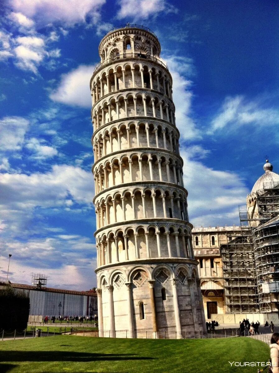 Город где башня. Пизанская башня Пиза. Семь чудес света Пизанская башня. Пизанская башня (Пиза, Италия). Колокольня Падающая Пизанская башня.