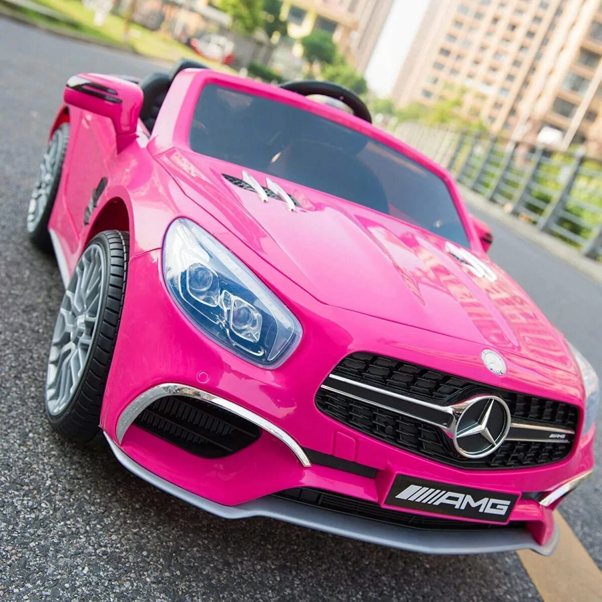 Включи машину мерседес. Розовый Мерседес АМГ. Mercedes g63 AMG розовый. Мерседес 2023 розовый. Мерседес АМГ 63 Е класс розовый.