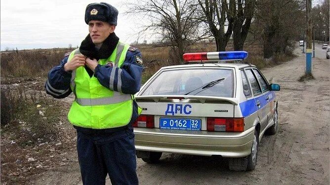 Гибдд брянск телефон. ДПС Брянск. Гаишник в Брянске. ГИБДД Брянская. Областное ГИБДД Брянск.