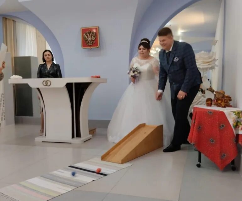 Загс солнечный ульяновск. Засвияжский загс ульяновск режим. Загс московское шоссе ульяновск. Загс ульяновск брестская 78. Загс на гимова ульяновск.