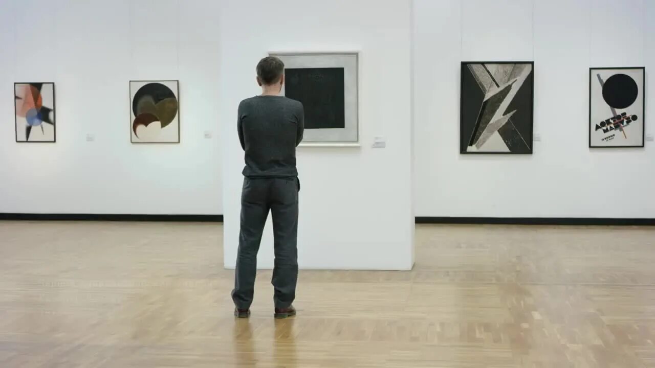 Триптих малевича черный квадрат круг крест. Черный квадрат 1992. Квадрат малевича в третьяковской галерее. Квадрат малевича третьяковская галерея в каком зале. Триптих малевича черный квадрат круг крест.