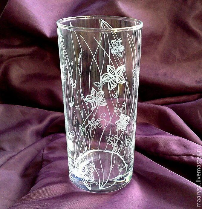 Вазы с гравировкой. Роспись по стеклу вазы. Расписные стеклянные вазы. Роспись стеклянной вазы. Гравировка на вазе