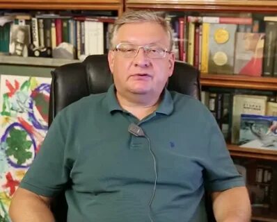 Директор института социально экономических исследований