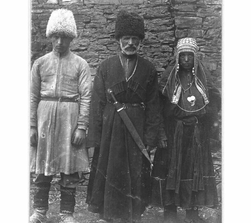 Прокудин-горский тбилиси. Папаха карачаевцев. Дагестан предки. Абдул-вагаб сын мустафы казанищенский кумыкский архитектор xix века. Имам шамиль джамалуддин.