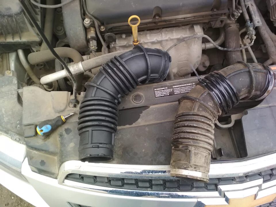 2. Замена патрубка воздушного фильтра. Патрубок дроссельной заслонки лачетти. Воздушный патрубок g32d. 6 патрубок фильтр.