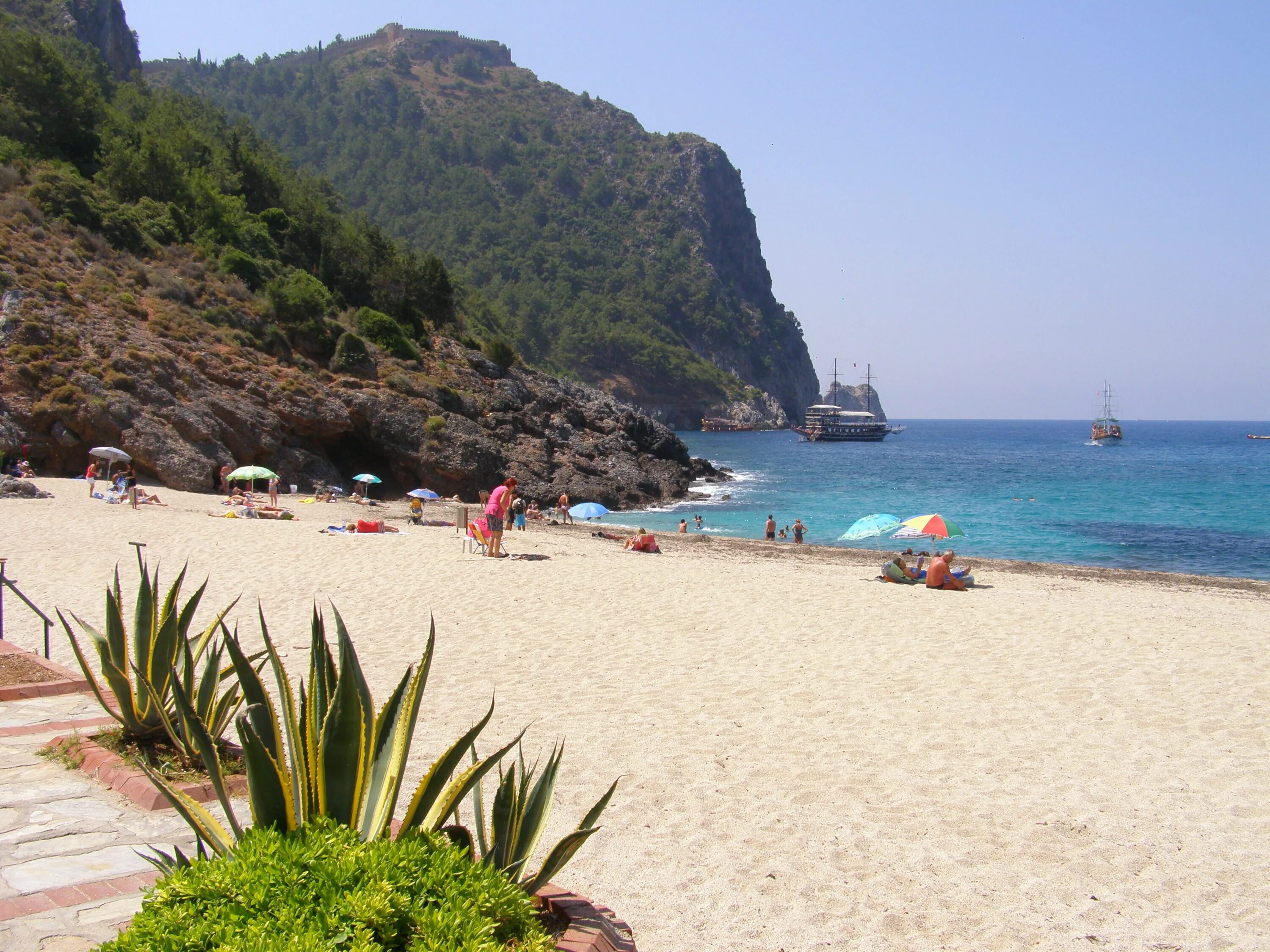 Antalya beach. Аланья пляж Клеопатры. Клеопатра Бич Алания пляж. Анталия пляж Клеопатры. Kleopatra Beach пляж Турция.