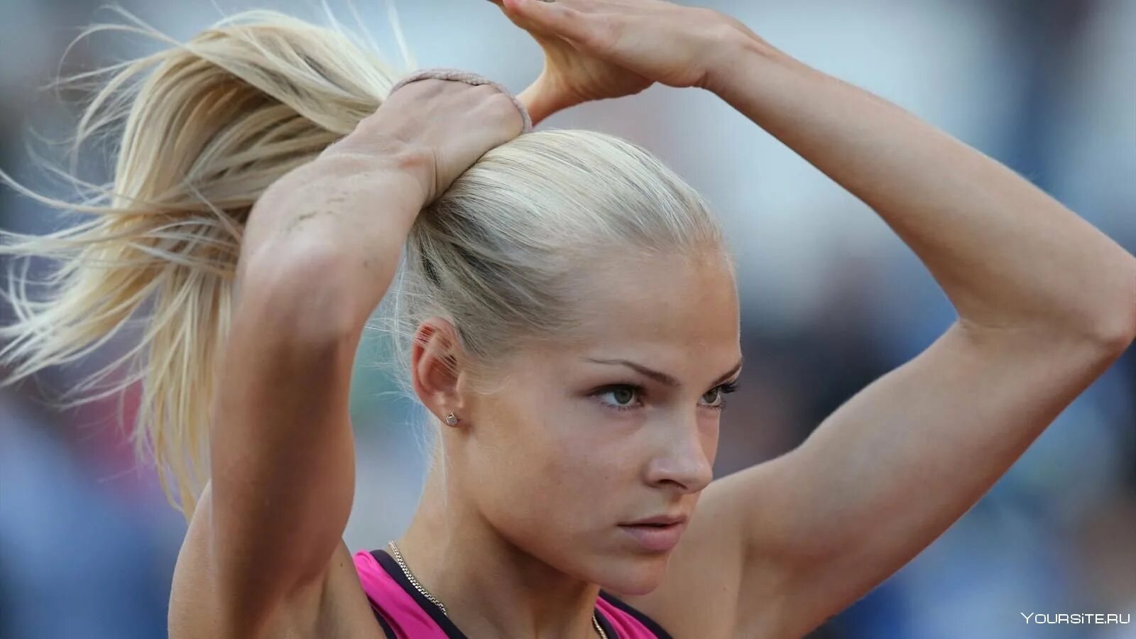 Спортсменка дарья клишина. Дарья клишина легкая атлетика. Спортсменка дарья клишина. Елена исинбаева олимпийская чемпионка. Спортсменки певицы.