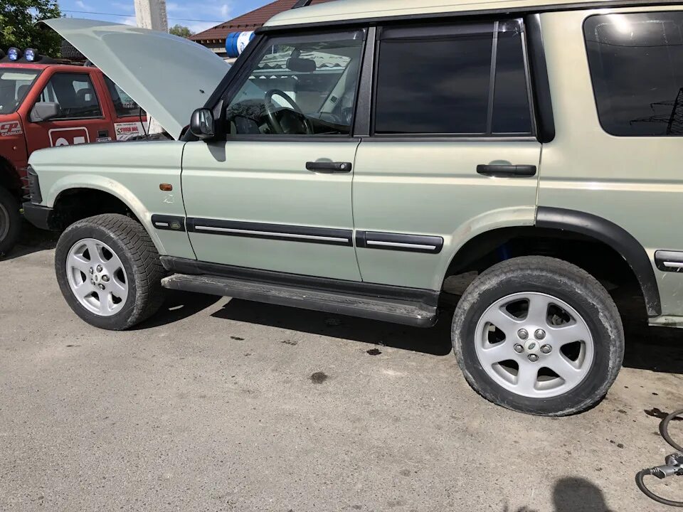 Land Rover Discovery 2 лифт. Discovery 2 диски. Дискавери 2 r18. Discovery 2 диски r15.