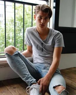 Men In Jeans, Boys Jeans, Ripped Jeans, Nice Boys, Pretty Boys, Hot Boys, F...