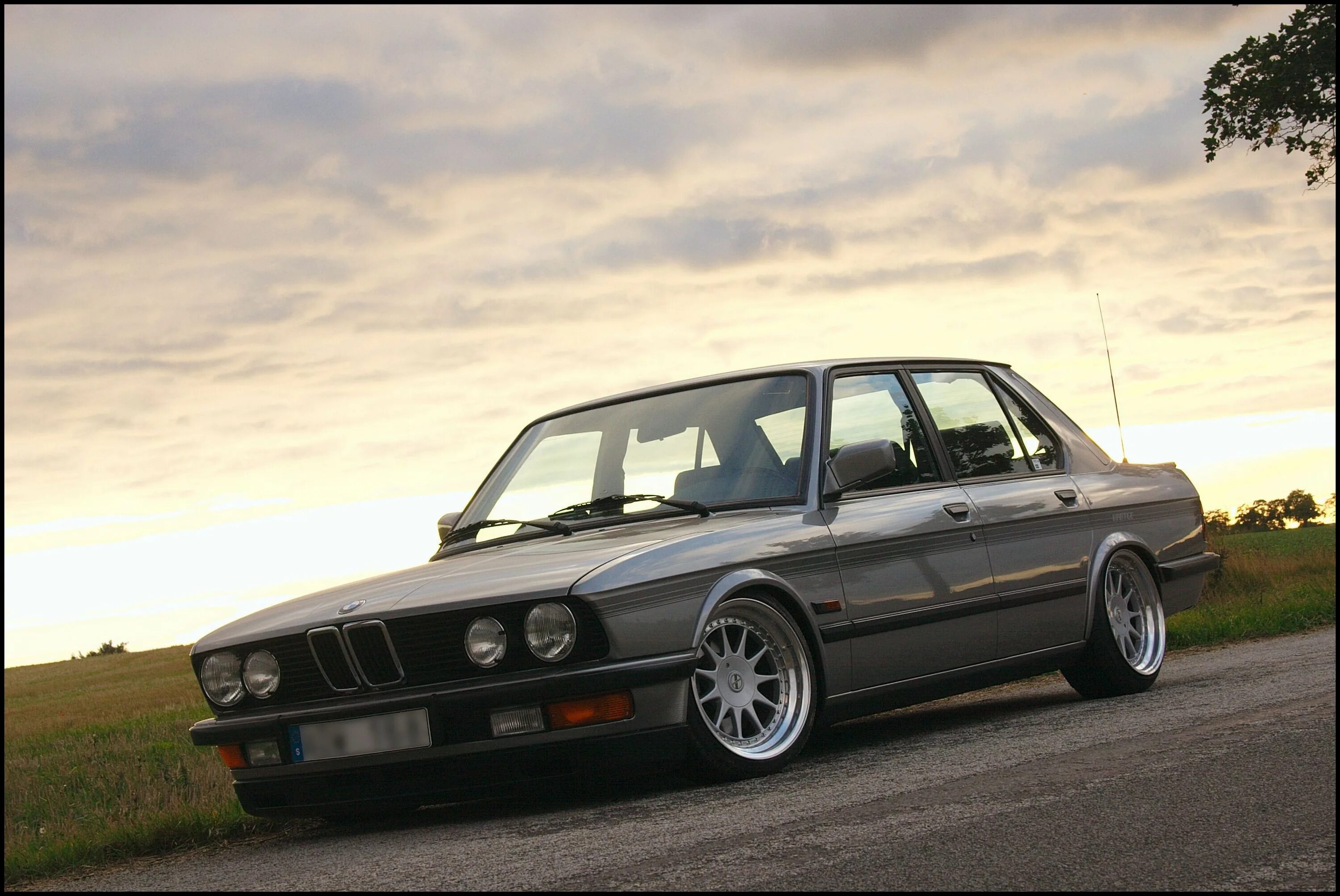 сбылась мечта идиота - BMW 5 series (E28), 2 л, 1987 года аксессуары DRIVE2