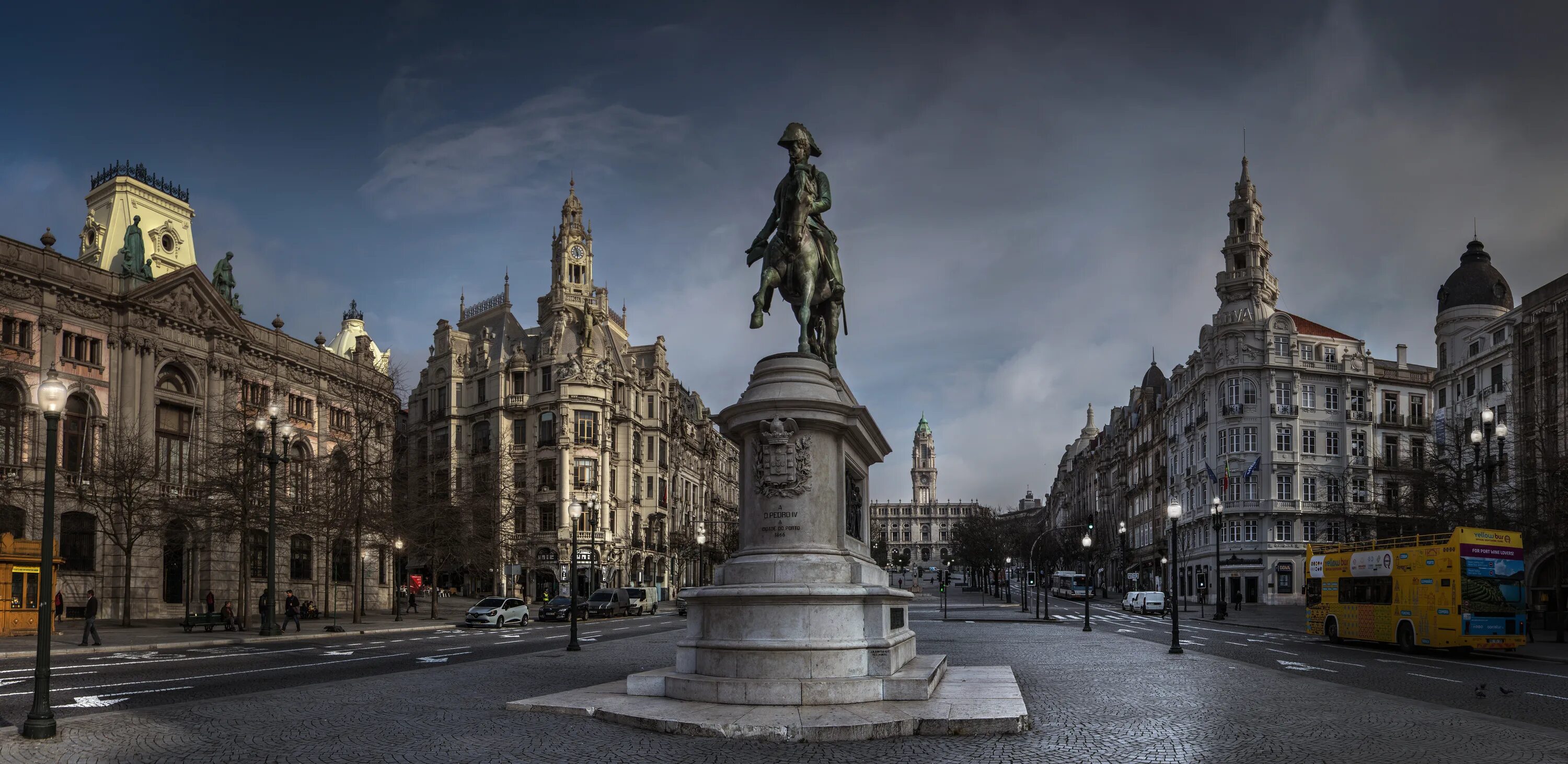 Площадь города порту. Praça da Liberdade (площадь свободы). Площадь «Liberdade Square». Бельгия здание Порто. Городская площадь.