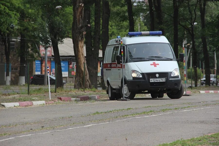 Подстанции скорой помощи в Ростове на Дону. Газель скорой помощи. Автомобиль скорой помощи Ростов. Машины скорой помощи в Новочеркасске.