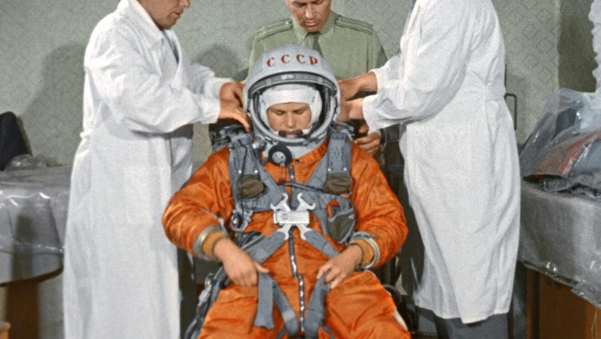 Терешкова перед полетом в космос. Подготовка Космонавтов Гагарин.