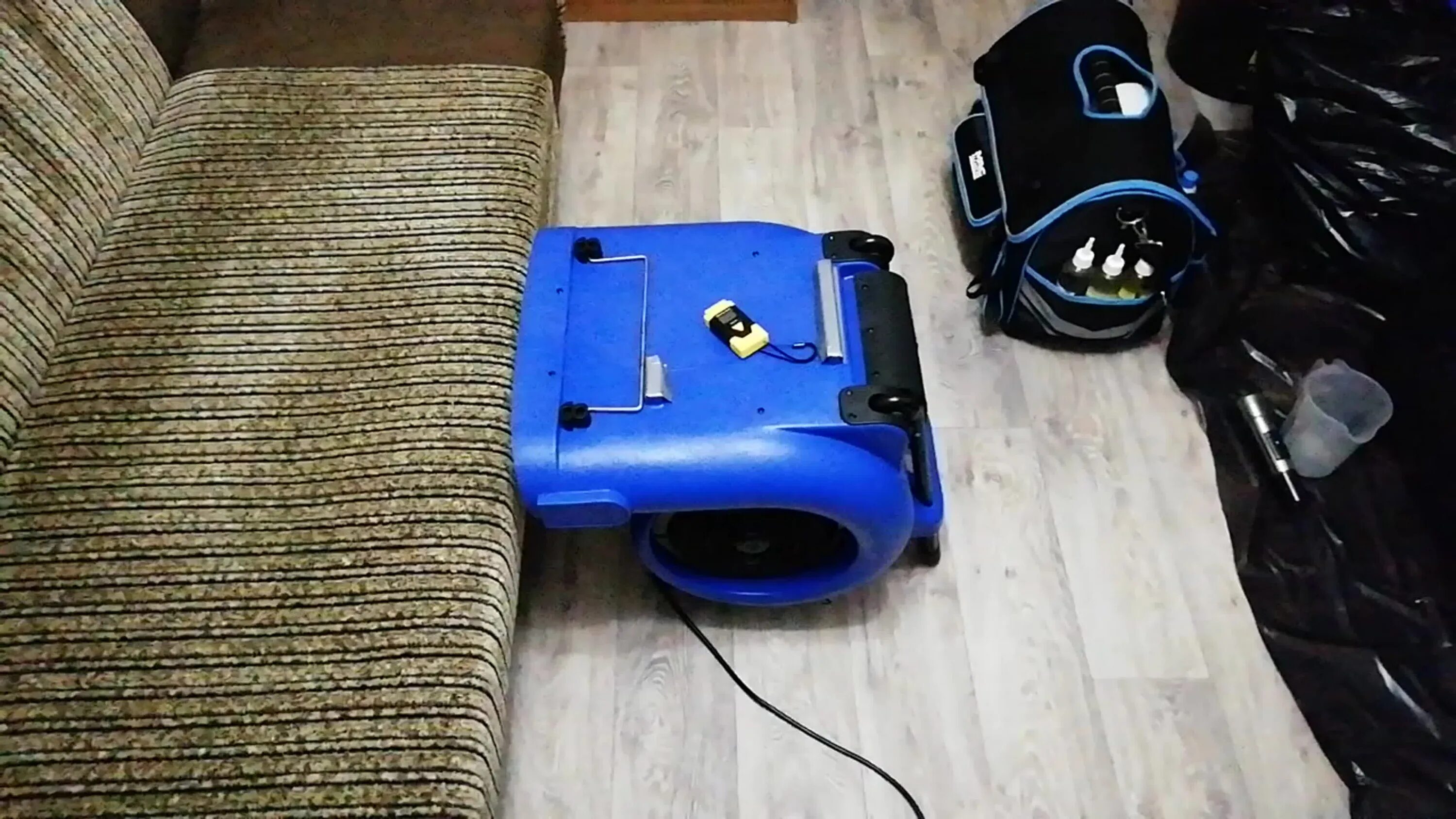 Сушка дивана. Сушка мебели после химчистки. Как высушить диван. Как высушить диван. Ковровый фен baiyun h6802.