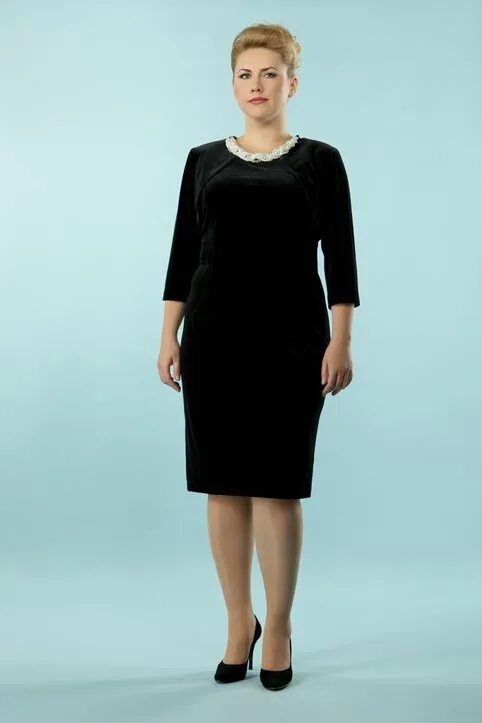 классические платья для полных. сьюзан стрит 60+. чёрное платье для женщины за 50. черное платье для женщины 60. нарядные платья для полных женщин.