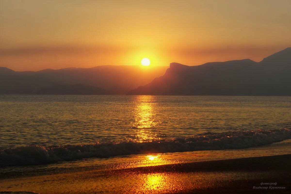 Заход солнца в крыму. Море крым закат ялта. Черное море крым. Крым алушта рассвет. Заход солнца в крыму.