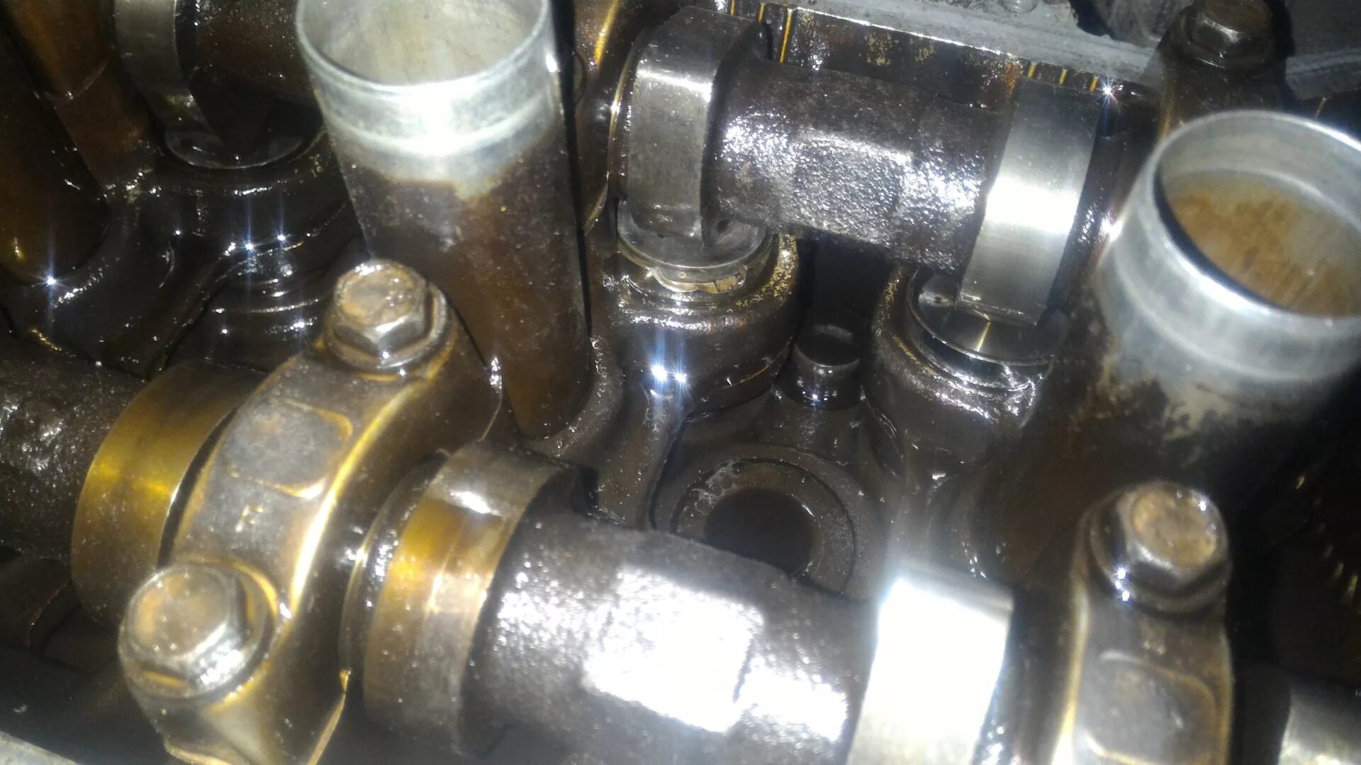 Магнитится ли клапан. 6 16 клапанов гнет ли клапана. Впускные клапана газ 52. Магнитится ли клапан. Магнитится ли клапан.