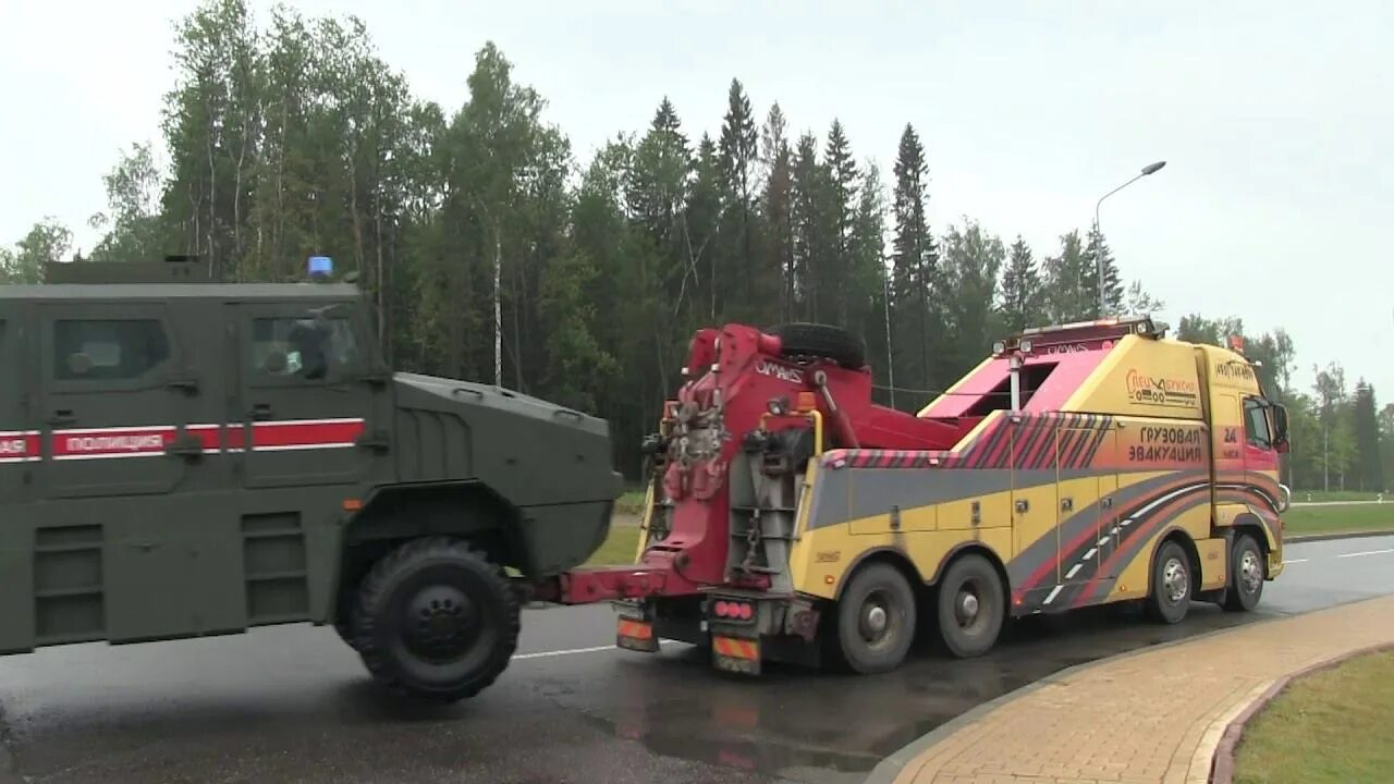 Грузовой эвакуатор 2021 daf. Спецбуксир скания. Камаз 8х8 эвакуатор. Спецбуксир грузовая эвакуация. Спецбуксир грузовая эвакуация.