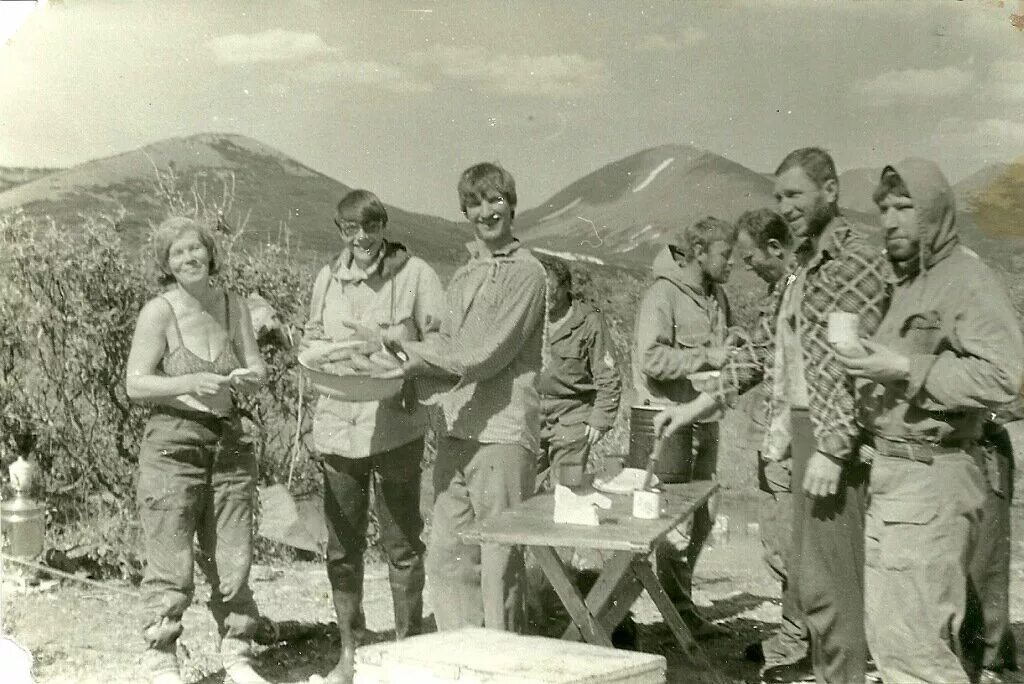 Евгений басов анадырь. Чаун чукотское геолог. Геологи чукотка. Геологи консалт на чукотке. Туристы на чукотке.