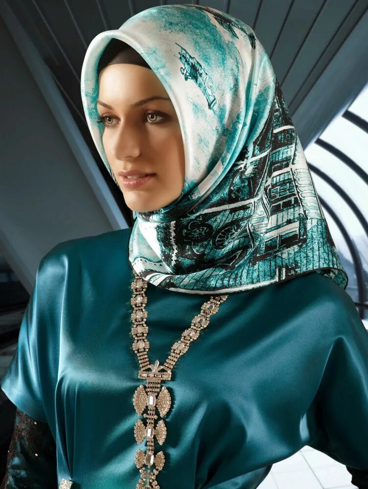 Мусульманская одежда для женщин. Стильные мусульманки. Современная мусульманская одежда для девушек. Турецкий хиджаб.