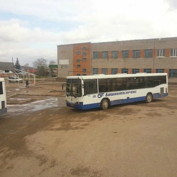 Белебеевский автовокзал. Автовокзал Октябрьский Башкортостан. Приютово автовокзал. Автовокзал в Приютово Башкортостан. Номер автовокзала белебей