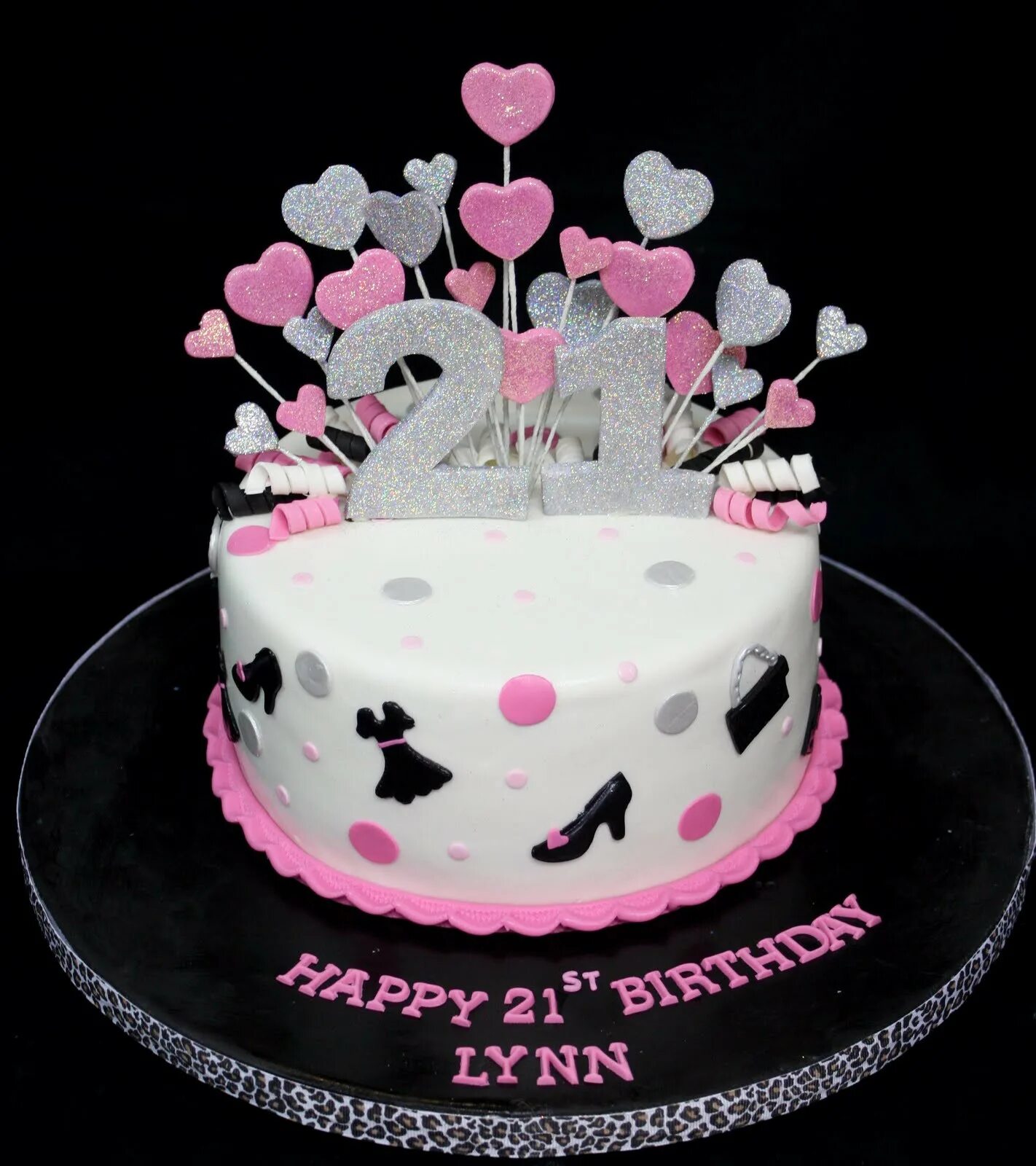 Торт девушке на 21. Торт девочка. Торт на день рождения девочке. Красивые торты для девочек. Тортики на день рождения для девочек.