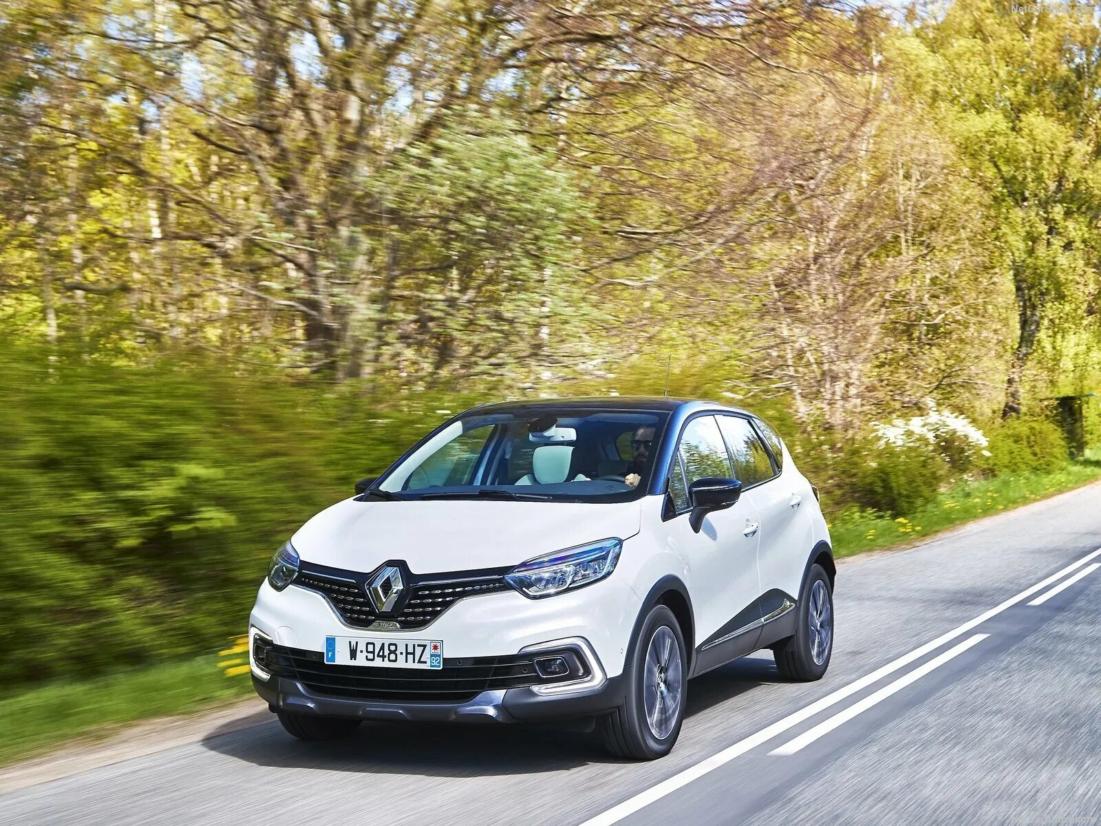 Renault car. Рено Логан Каптур. Renault Captur 2017. Рено Логан Каптюр. Машина Рено Каптур 2017.