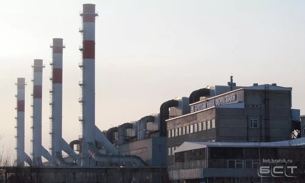 Братск алюминиевый завод. Выбросы блпк в братске. Завод блпк братск. Трубы братск. Русал завод братск.