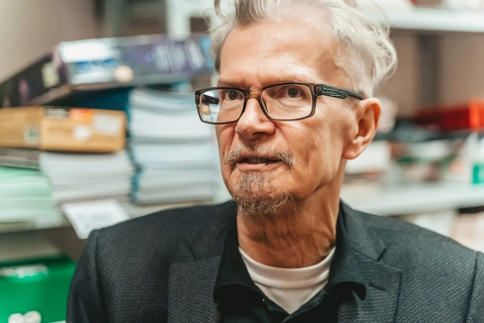 Врач лимонов. Врач лимонов. Врач лимонов. Оппозиционер лимонов. Врач лимонов.