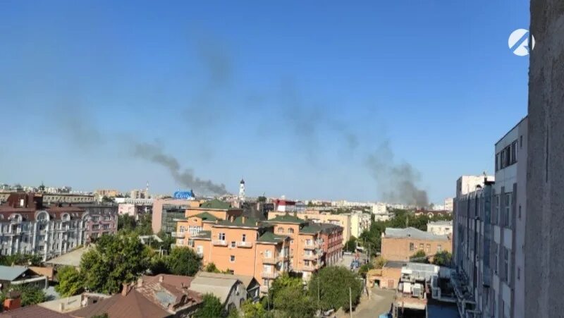 Пожар на больших исадах астрахань вчерашний. Пожар на больших исадах астрахань сегодня. пожар в астрахани сегодня большие исады. большие исады в астрахани до пожара. пожар на больших исадах город астрахань фото.