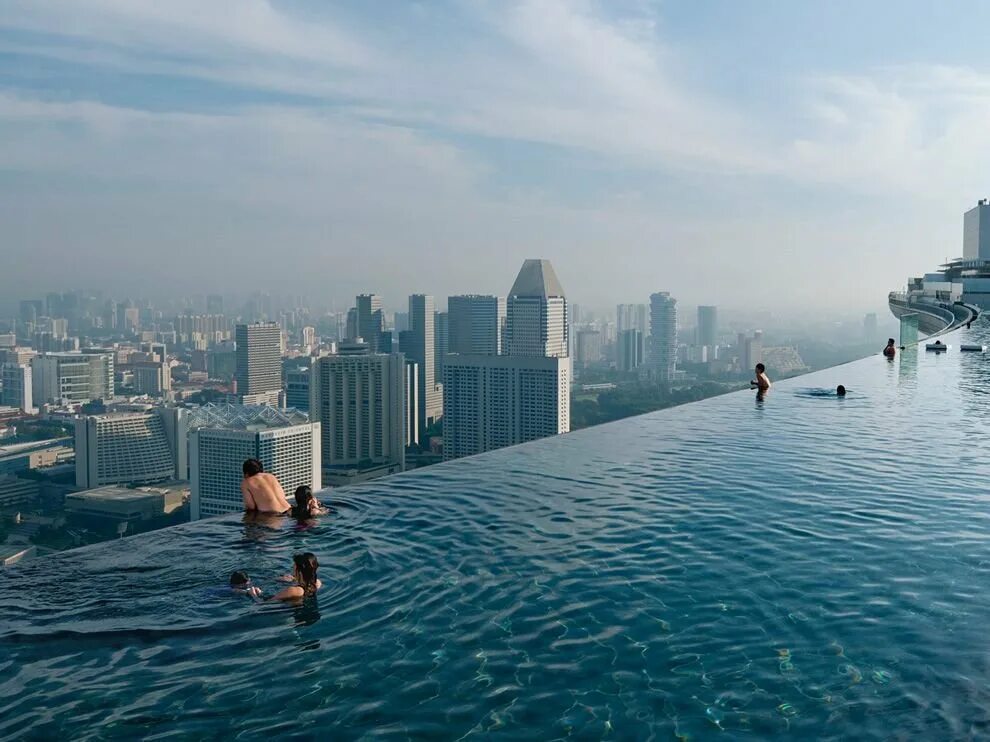 Лучшие. Marina Bay Sands Сингапур басс. Марина Бей Сингапур бассейн. Марина Бэй Сэндс Сингапур вид с бассейна. Бассейн Инфинити Марина Бэй Сэндс, Сингапур.