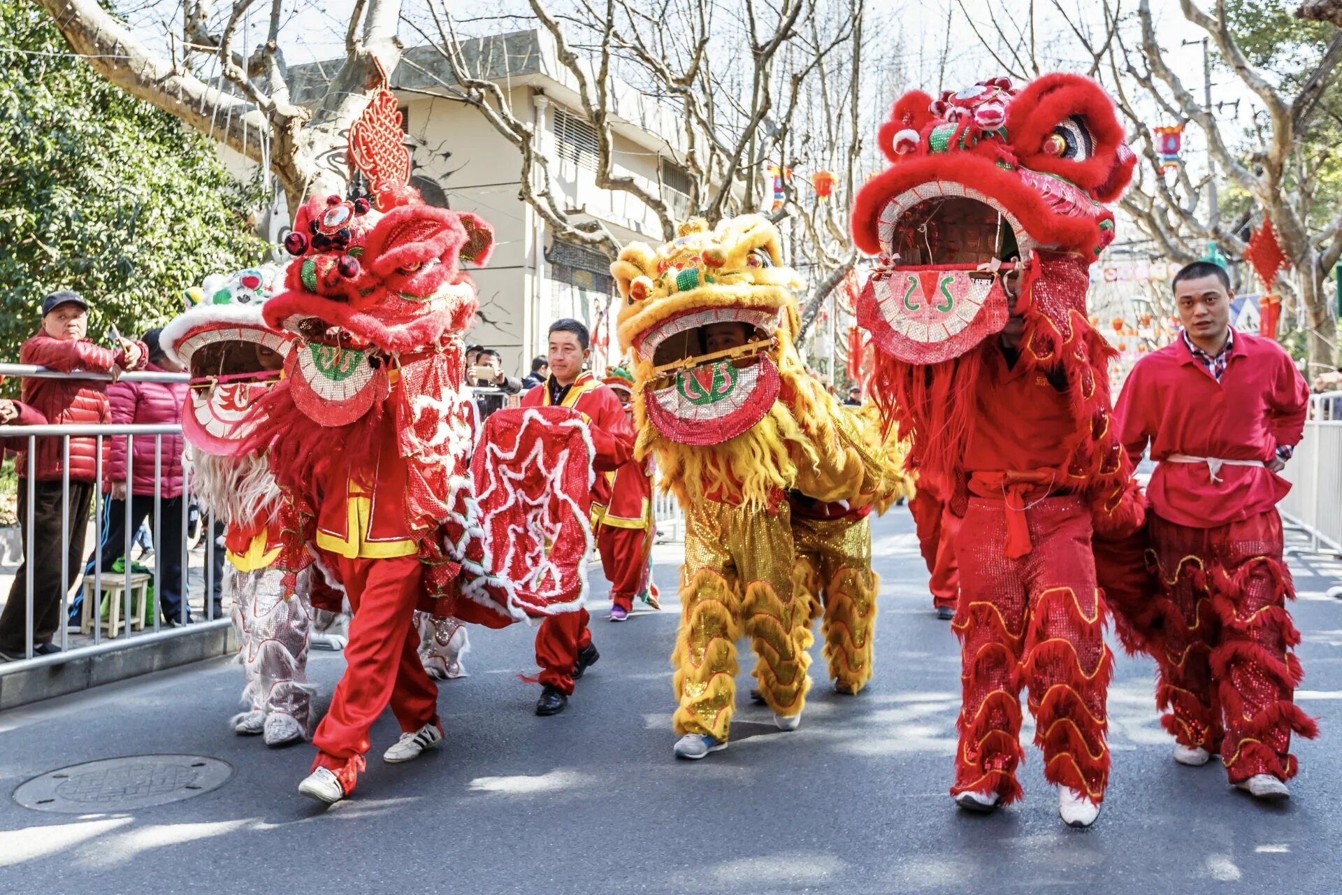 Новый год 2024 в китае какого числа. Китайский новый год дракон. Китайский новый год парад. Китай танец дракона или Льва.