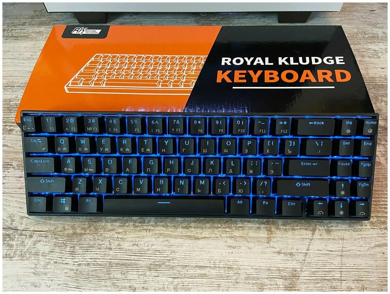 Игровая механическая беспроводная клавиатура Royal Kludge RK71, белая (Brown Swi