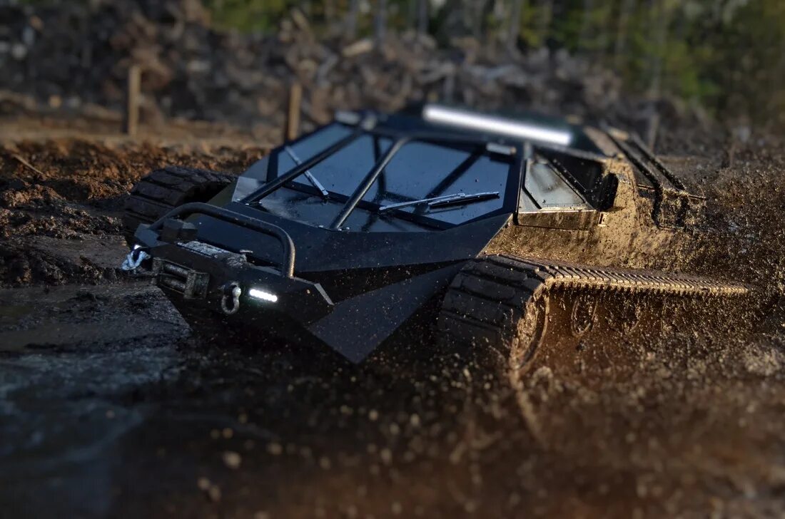 Гражданский танк Ripsaw ev2. Вездеход Ripsaw ev2. Гражданский танк Ripsaw ev2 салон. Ripsaw ev2 extreme Luxury super Tank. Tracked vehicle