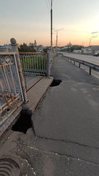 Провал моста. Мост 800 вологда. некрасовский мост вологда. мост в городе. строительство моста 800 летия вологда.