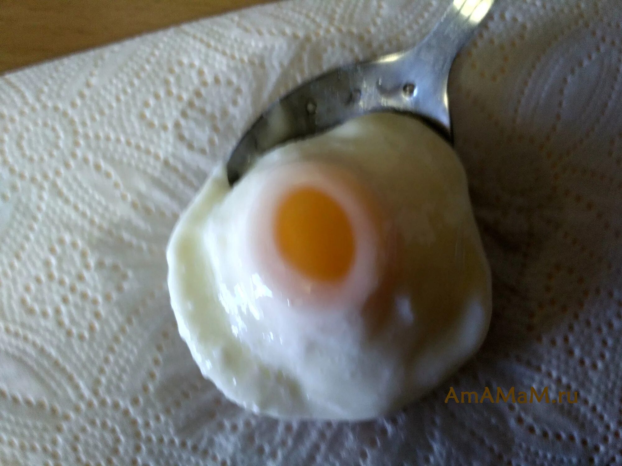 Яйцо пашот в микроволновке в кружке. Яйцо пашот в микроволновке. Шумовка для яйца пашот. Яйцо пашот в микроволновке в кружке. Яйцо пашот в микроволновке.