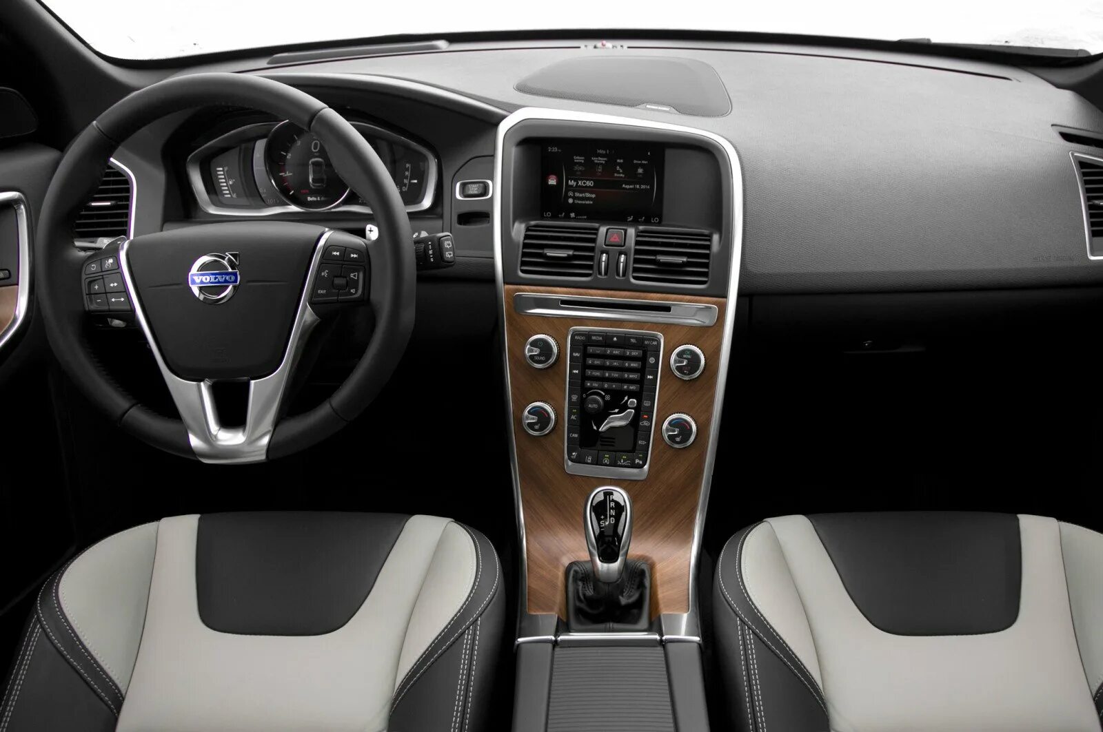 Панель xc60. Вольво хс60. volvo xc60 салон. вольво хс60 2016. volvo xc60 2015.