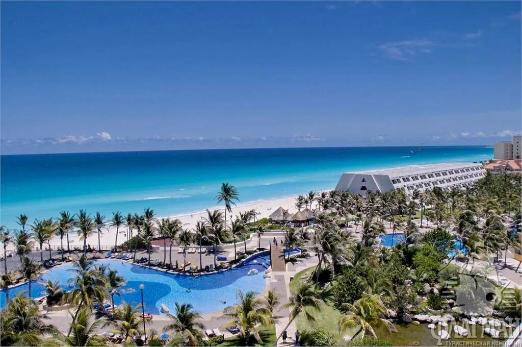 Курорт в мексике 9 букв. Флюроаминиценция в воде мексика. Канкун мексика. Курорт в мексике 9 букв. Отель grand oasis cancun.