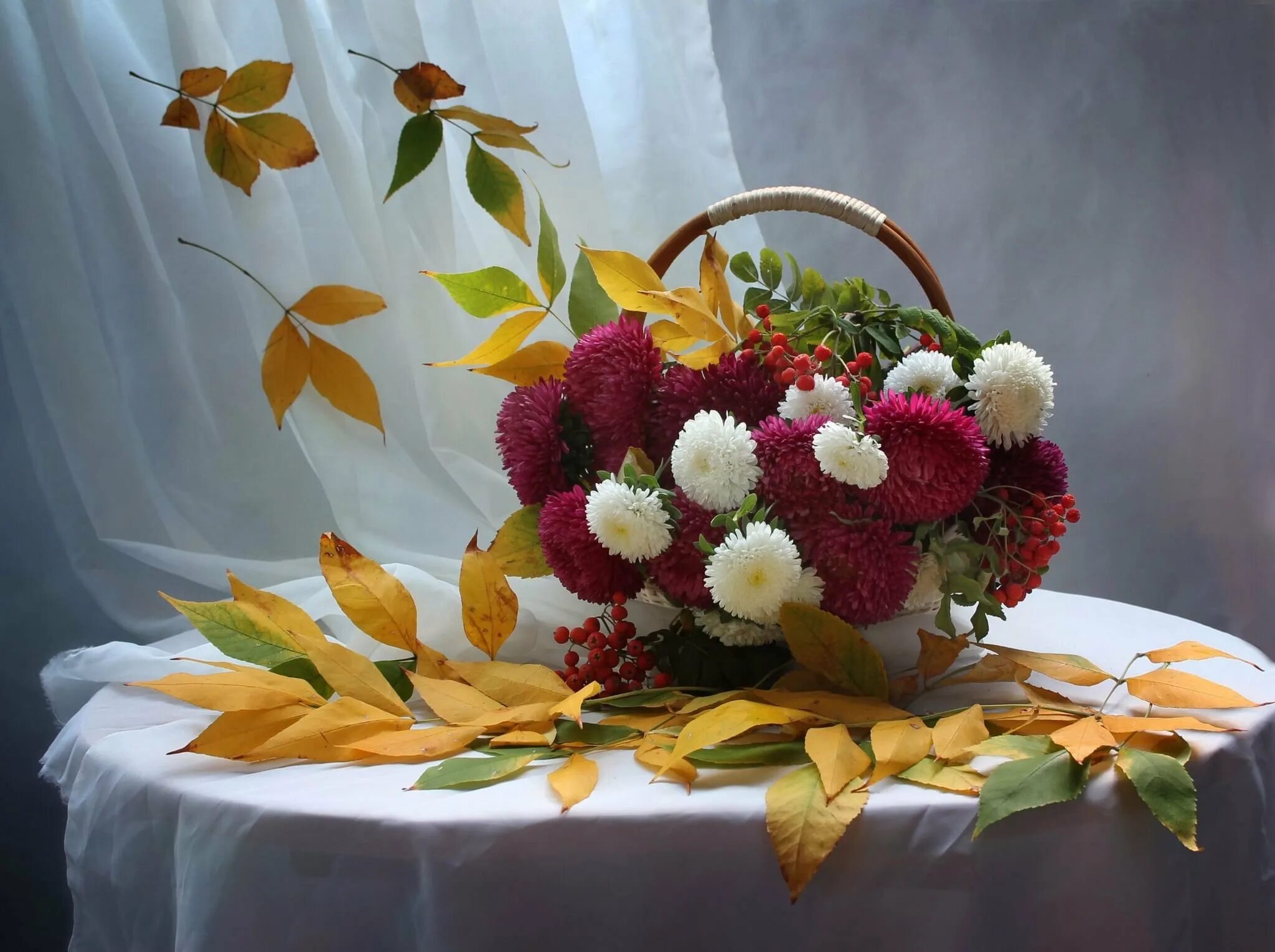 Осенние цветы. Осенний букет цветов. Композиция «осень». Осенний букет астры. Красивые осеннее пожелание