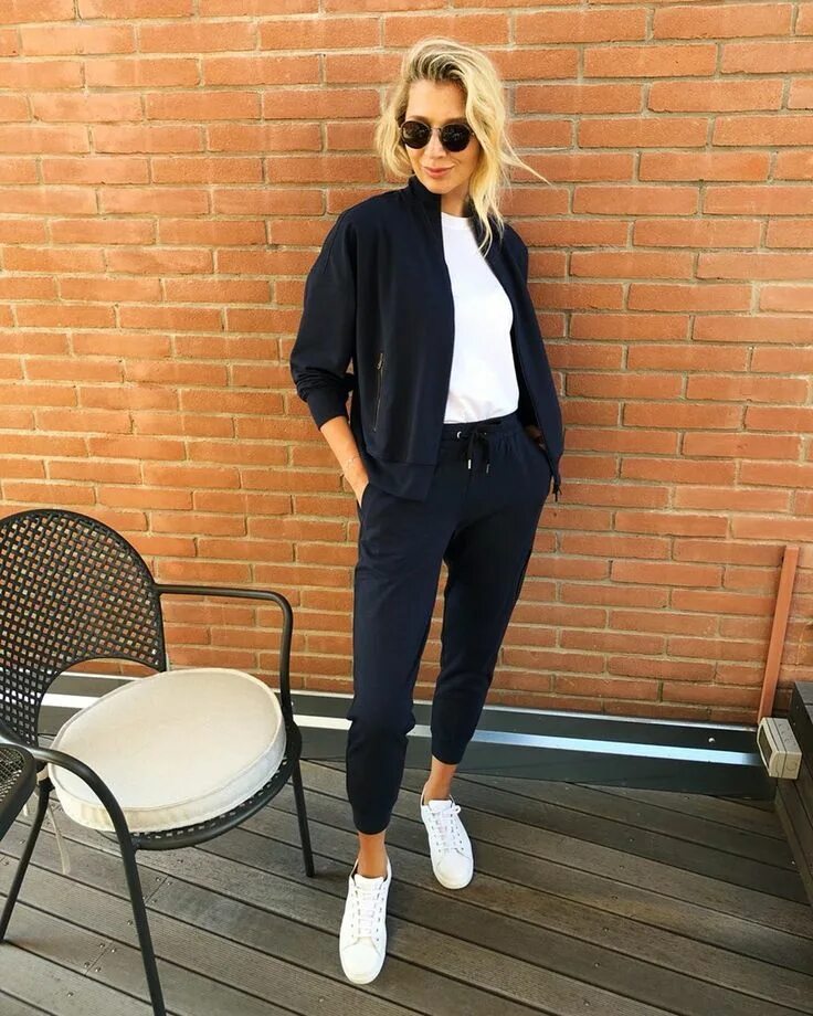 Brunello cucinelli спортивный костюм женский. Brunello cucinelli спортивный костюм женский. Brunello cucinelli брюки женские спорт шик. Brunello cucinelli спортивный костюм женский. Brunello cucinelli спортивный костюм.