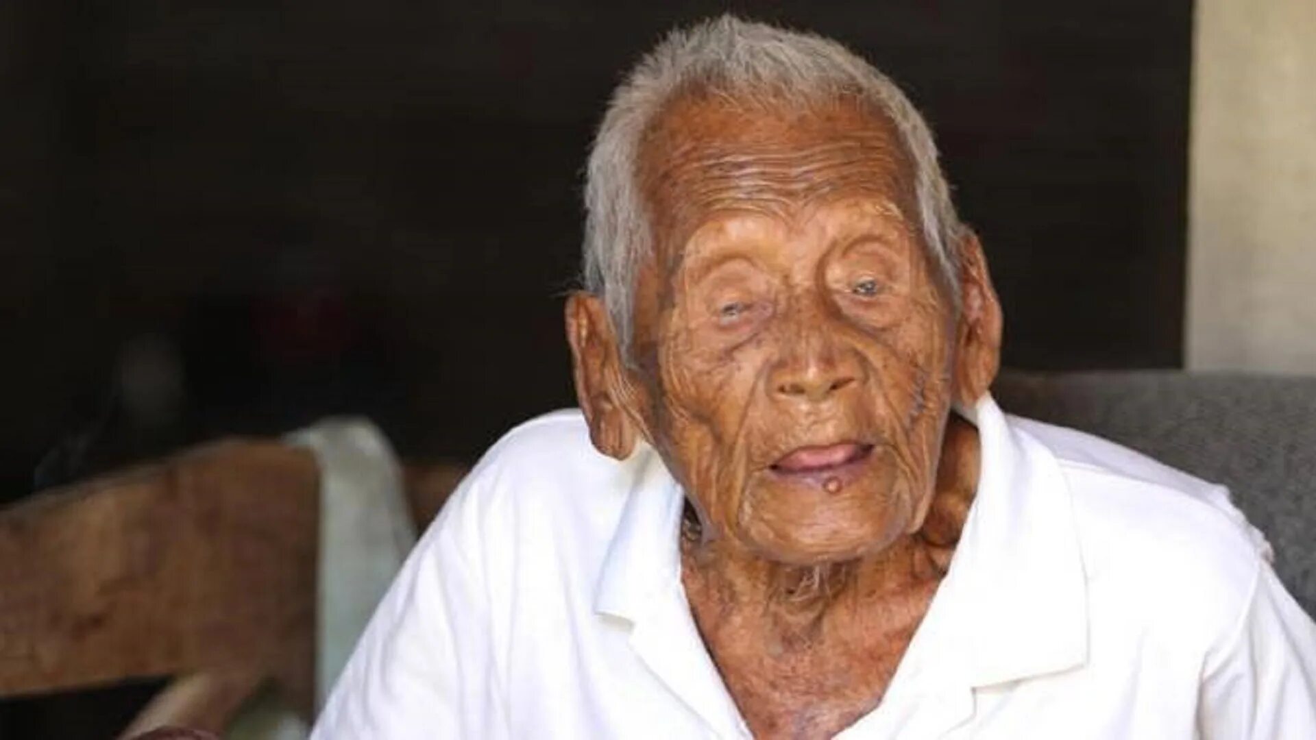 63 года сильно. Сапарман Содимеджо долгожитель. Самый долгожитель на земле человек.