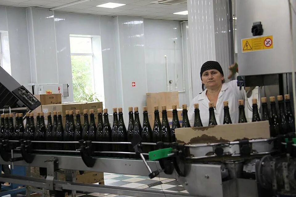 Дербент завод игристых вин. Завод игристых вин дербент. дербентский завод игристых вин (дзив). винный завод в дербенте. дербент вино винодельня.