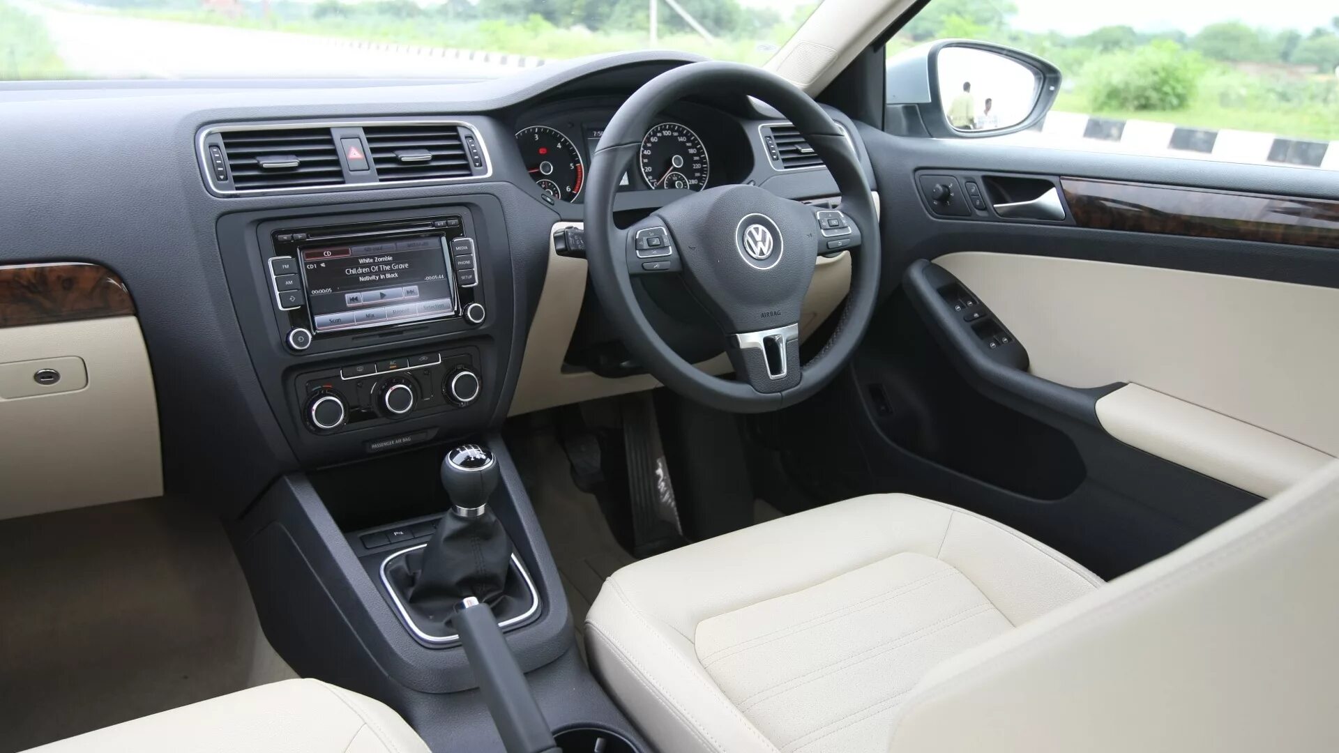 Volkswagen правый руль. Фольксваген Джетта 2011 салон. VW Jetta 2012 Interior. Volkswagen Jetta 5 комплектация Trendline. Volkswagen Jetta 6 комплектация Trendline.