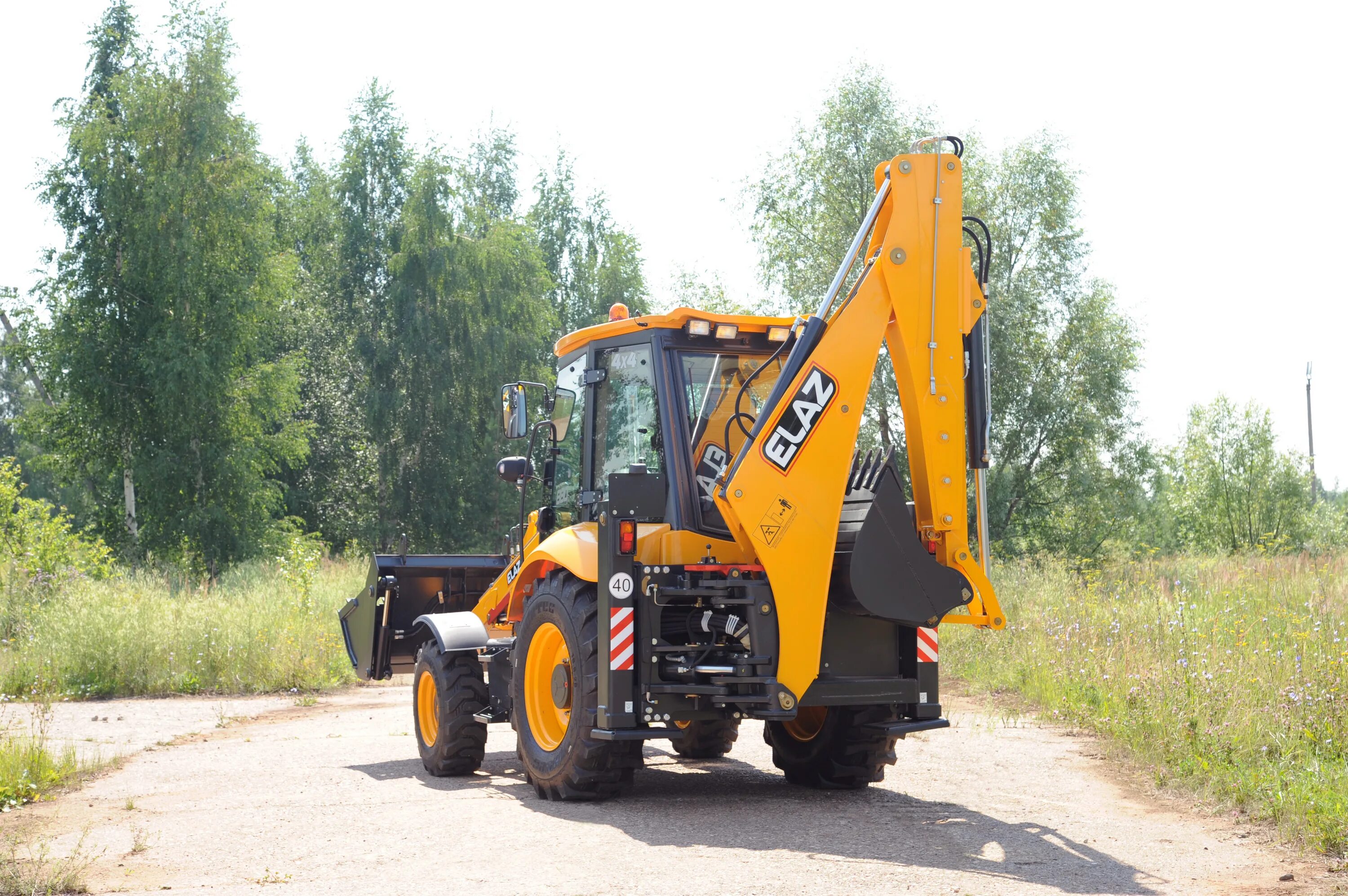 Экскаватор elaz bl 880. Елаз экскаватор погрузчик 880. Елаз 880. Экскаватор-погрузчик елаз бл-880. Погрузчик елаз.