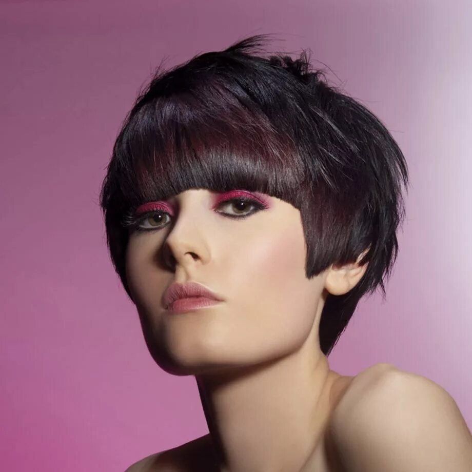 креативные стрижки. креативная челка на короткие волосы. рваная пикси стрижка. стрижка пикси гаврош. креативные стрижки.