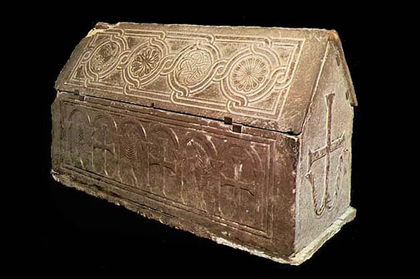 Ржавчик тисульская принцесса 1969. Ржавчик тисульская принцесса. Уральская принцесса саркофаг. Саркогфаг царя ахи-рама. Саркофаг робер.