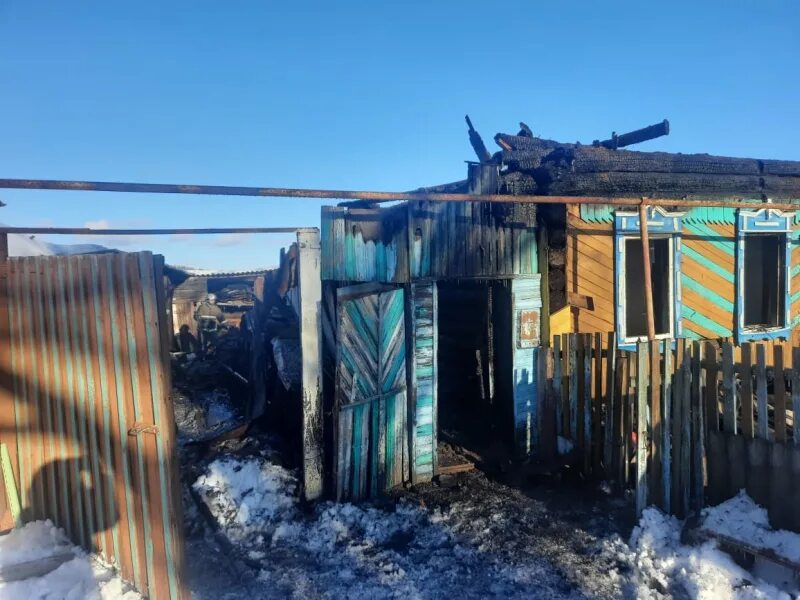 Погода в маисе никольского. Пожар в Никольске Пензенской области. Пожар в Никольске Пензенской области вчера. Пожар в Пензенской области Никольском районе. Пожар в селе Никольское.