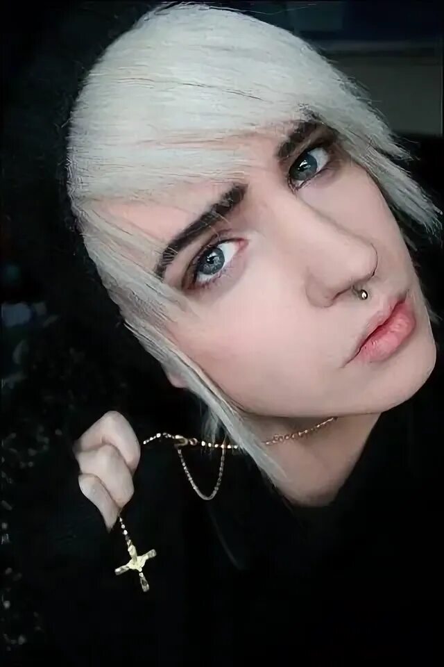 Итан кобблпот. Парни неформалы. George boleyn модель. Нефор с белыми волосами. Парни неформалы.