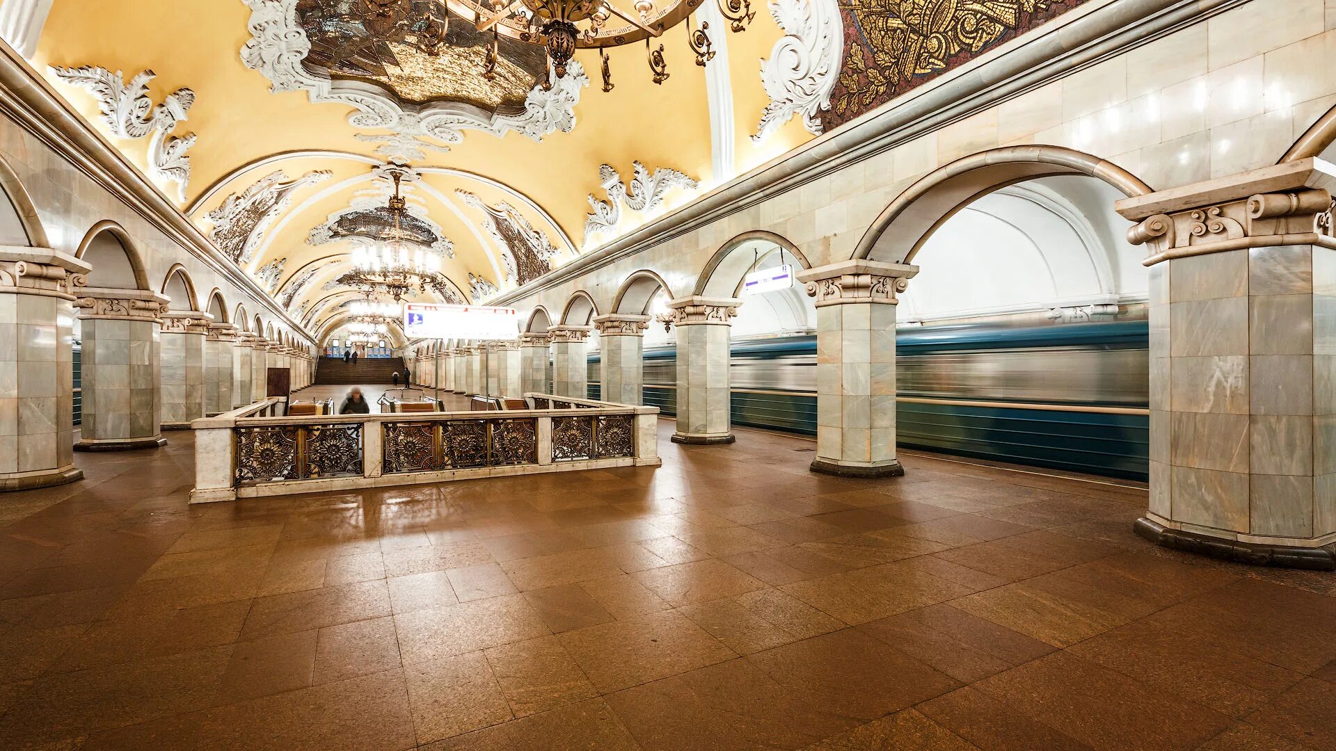 Новослободская станция метро кольцевая линия. Таганская (станция метро, кольцевая линия). Октябрьская (станция метро, кольцевая линия). Кольцевая линия москва станции. Станция октябрьская кольцевой линии.